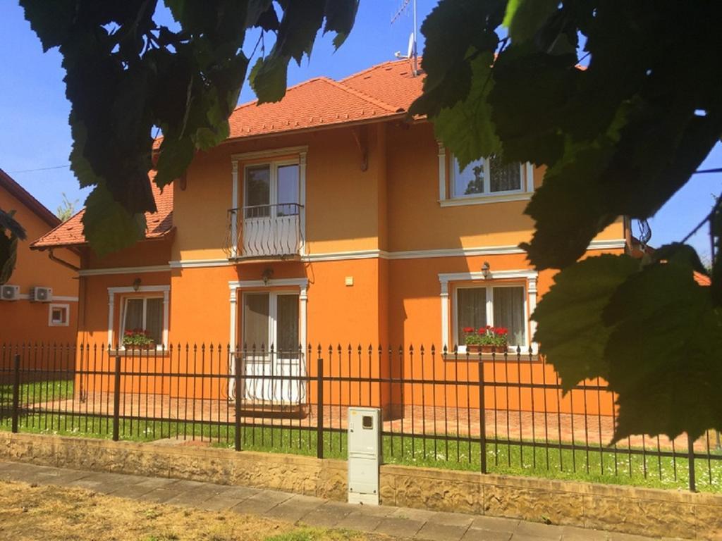 Horvath Vendeghaz Hotel Oroshaza Luaran gambar